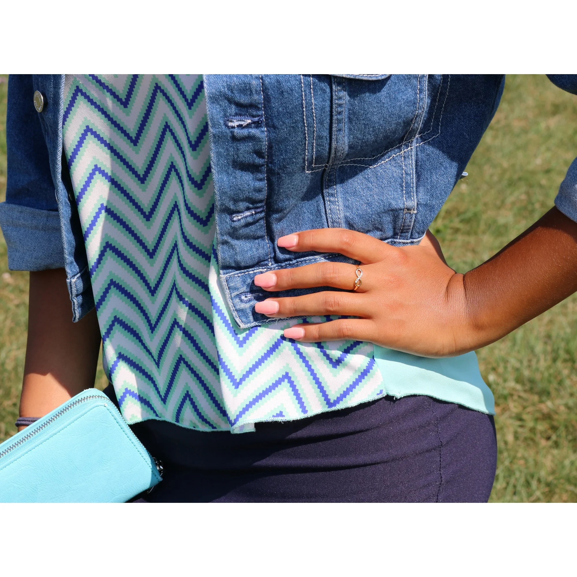 Tilo Jewelry 10K Yellow Gold Infinity Loop Ring with Cubic Zirconia CZ Stones | Size 8 | Women & Unisex - Image 5